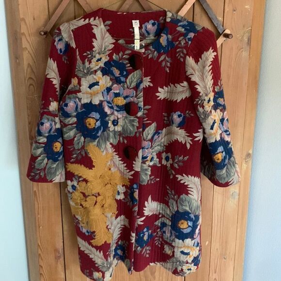 Uncle Frank Jackets & Blazers - Uncle Frank maroon quilted gold floral appliqué buttoned coat